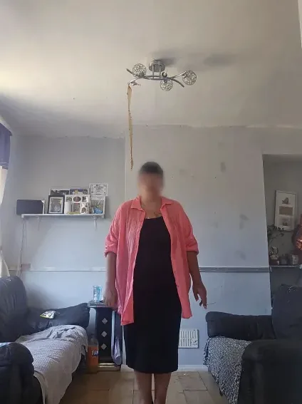 Anouk, 35