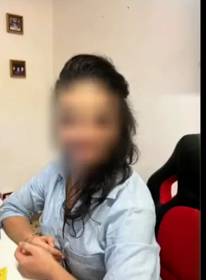 Ayla, 33