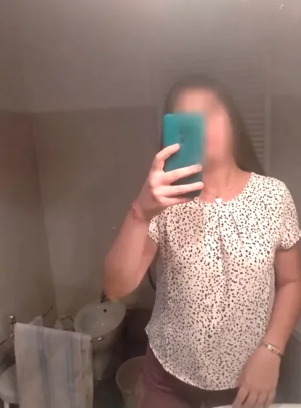 Chaima, 21