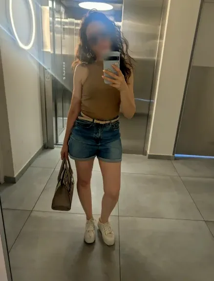 Denise, 40