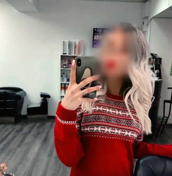 Ellen, 35