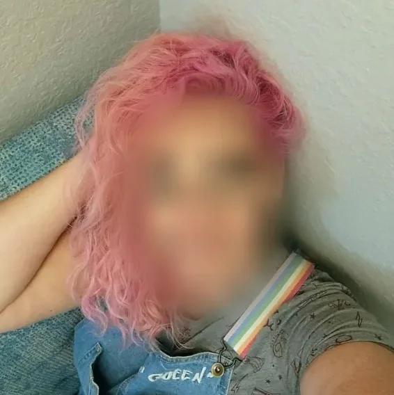 Eva, 28