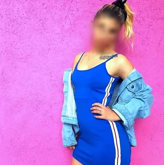 Julie, 36