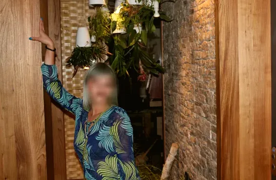 Karin, 28