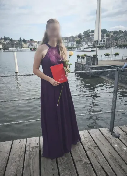 Laura, 23