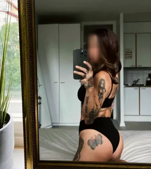 Maaike, 27