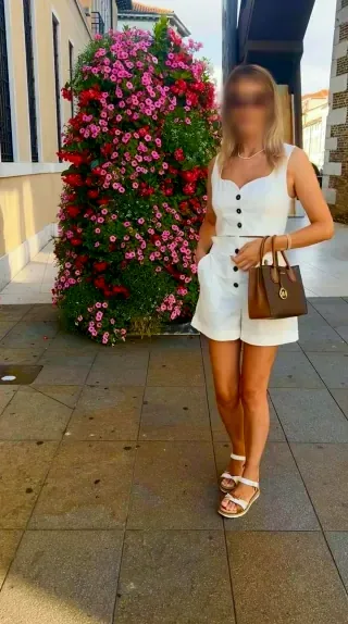 Olivia, 38