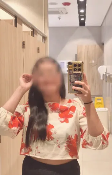 Sara, 31