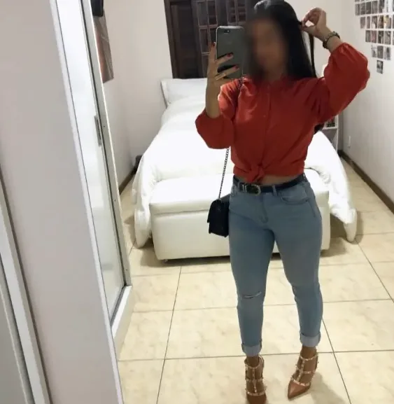 Sara, 34