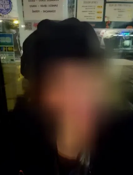 Suzanne, 35