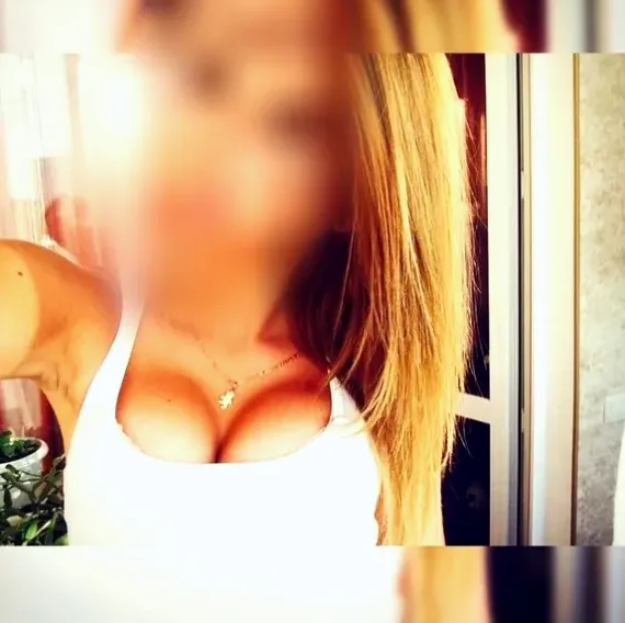 Zeynep, 28